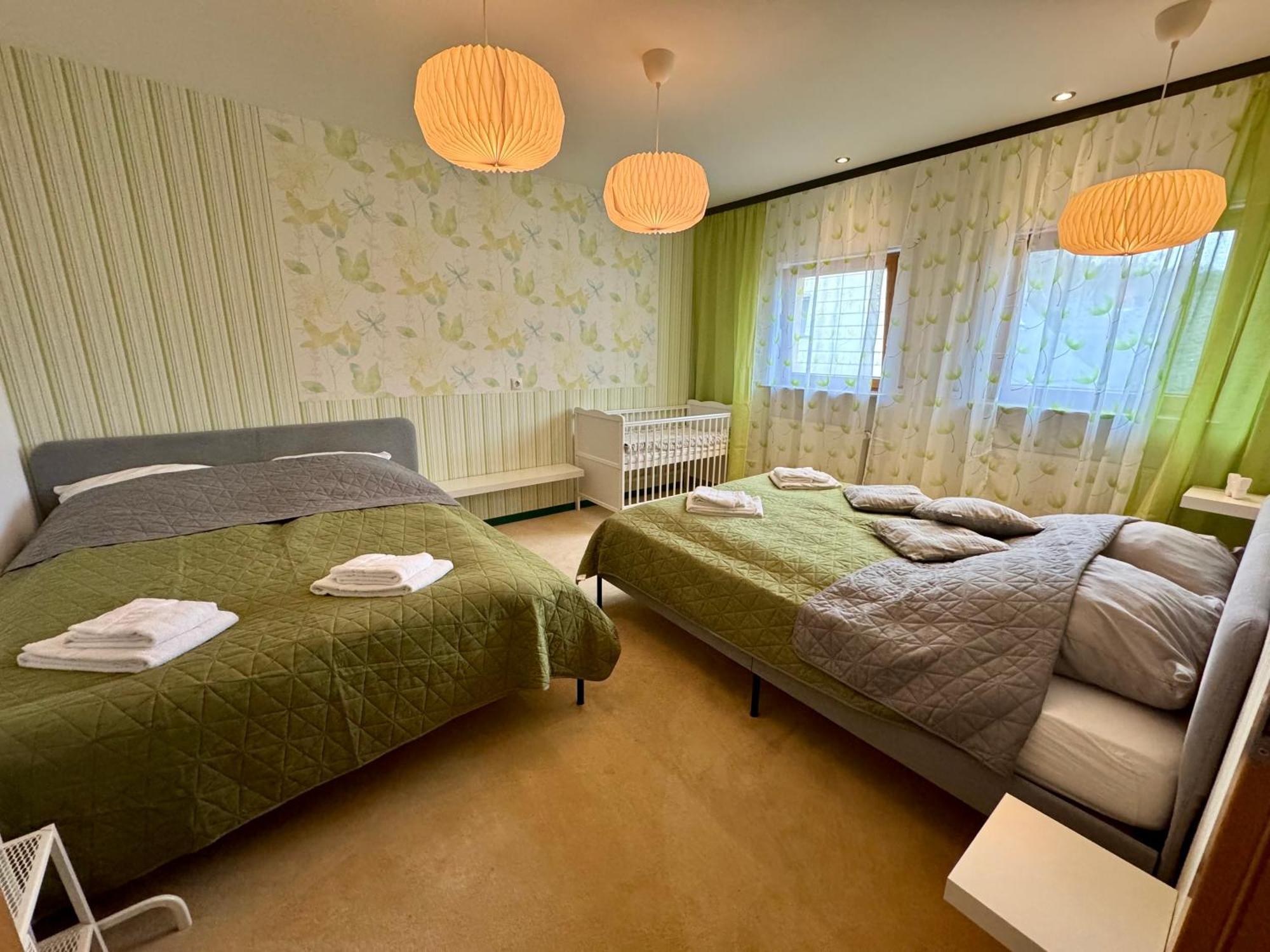 Bookeinfach Bad Ems - Private - Sauna Jacuzzi Whirlpool Swimmingpool Alahna Sup Beachvolleyball Billiards Ping Pong Cinema Theater Music Disco Ball Bbq Und Parkplaetze Apartamento Exterior foto