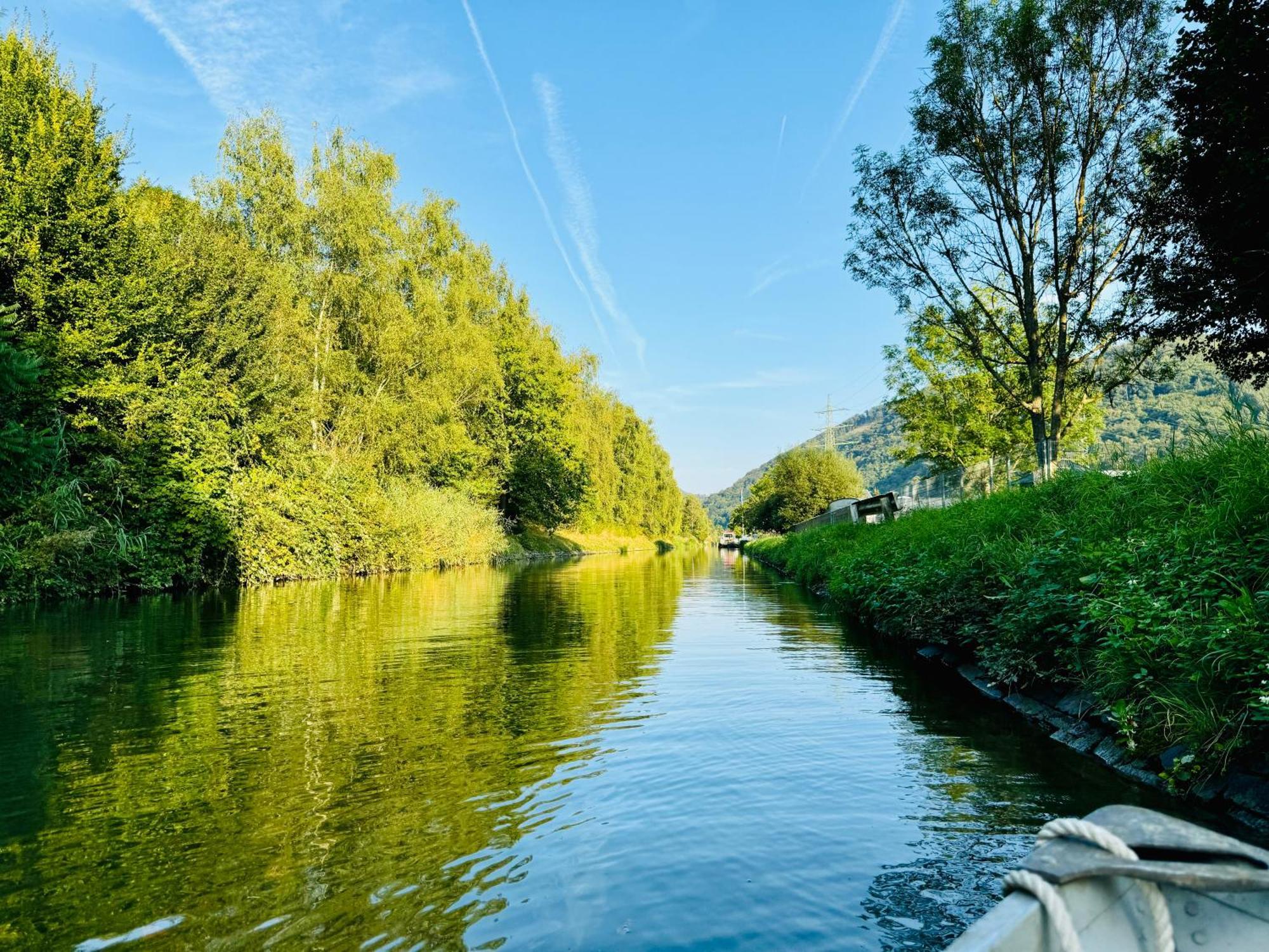 Bookeinfach Bad Ems - Private - Sauna Jacuzzi Whirlpool Swimmingpool Alahna Sup Beachvolleyball Billiards Ping Pong Cinema Theater Music Disco Ball Bbq Und Parkplaetze Exterior foto