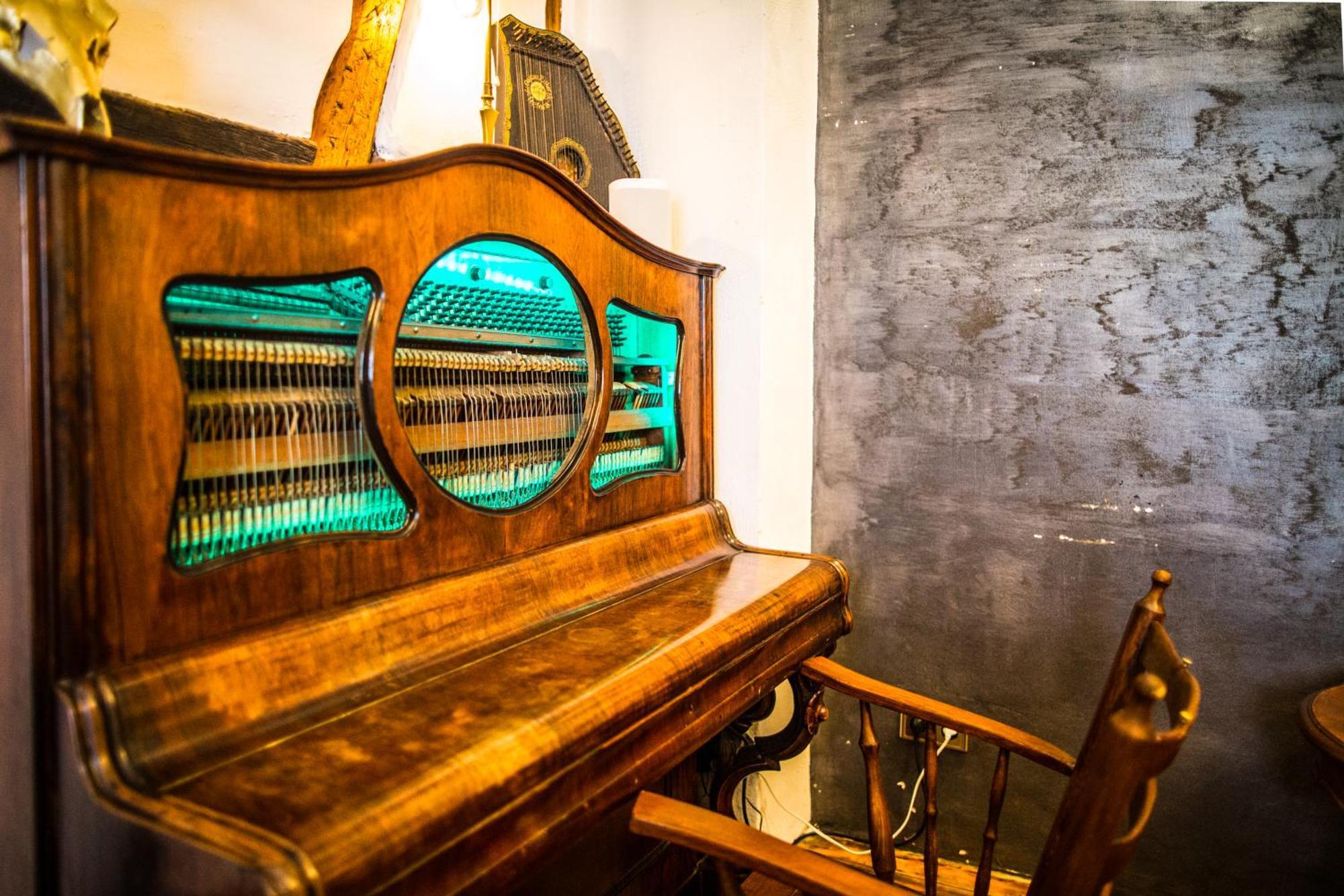 Bookeinfach Bad Ems - Private - Sauna Jacuzzi Whirlpool Swimmingpool Alahna Sup Beachvolleyball Billiards Ping Pong Cinema Theater Music Disco Ball Bbq Und Parkplaetze Exterior foto