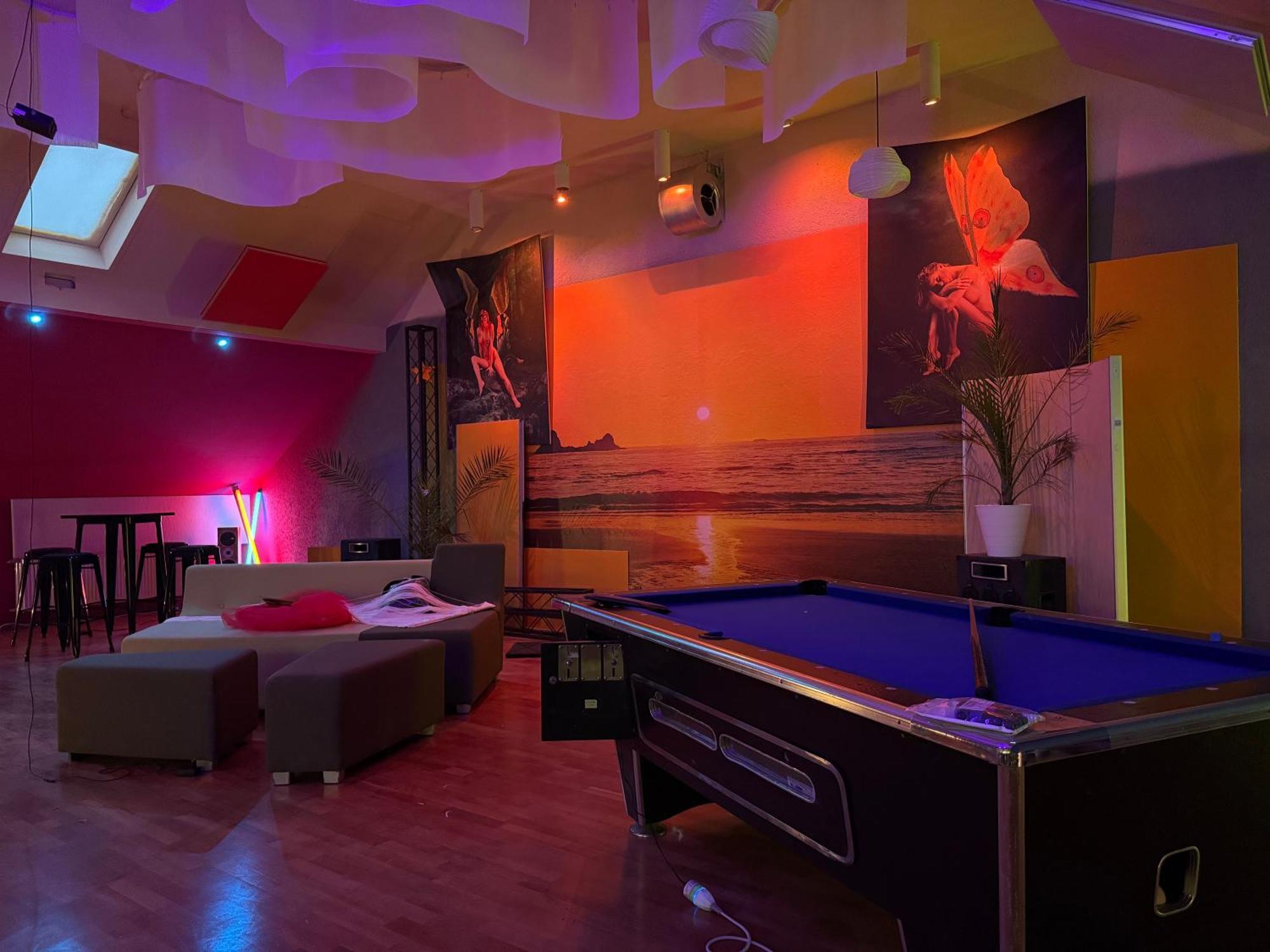 Bookeinfach Bad Ems - Private - Sauna Jacuzzi Whirlpool Swimmingpool Alahna Sup Beachvolleyball Billiards Ping Pong Cinema Theater Music Disco Ball Bbq Und Parkplaetze Apartamento Exterior foto