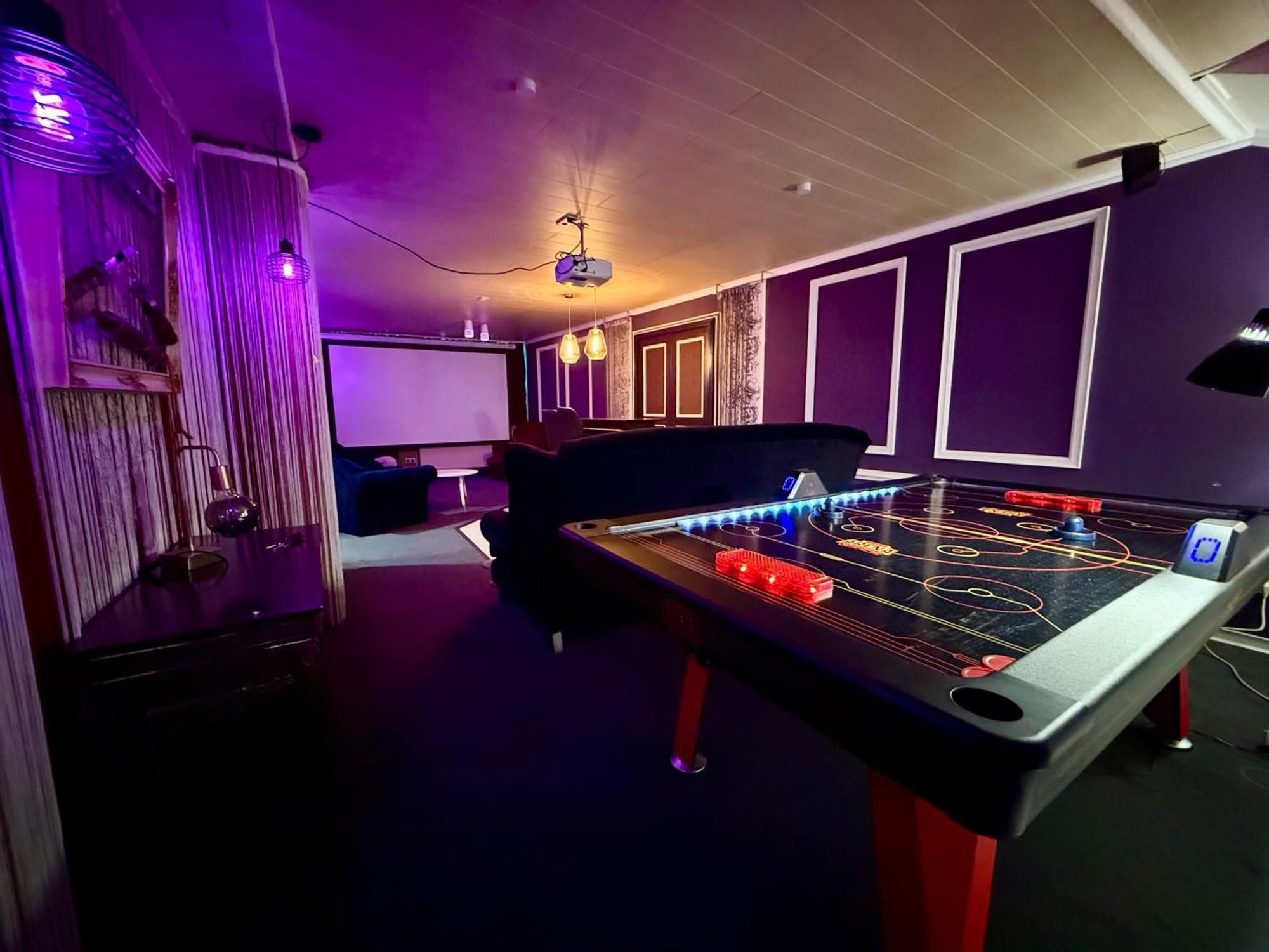 Bookeinfach Bad Ems - Private - Sauna Jacuzzi Whirlpool Swimmingpool Alahna Sup Beachvolleyball Billiards Ping Pong Cinema Theater Music Disco Ball Bbq Und Parkplaetze Exterior foto